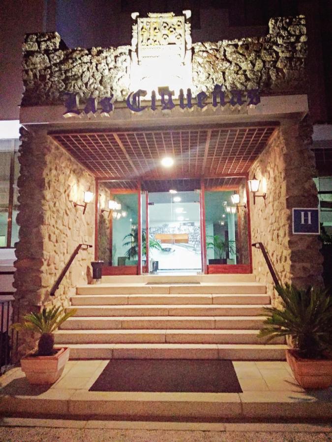 Hotel Las Cigueenas Trujillo Exterior photo